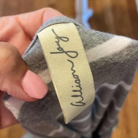 Evereve Allison Joy Gray and white striped tank top - Picture 3 of 4